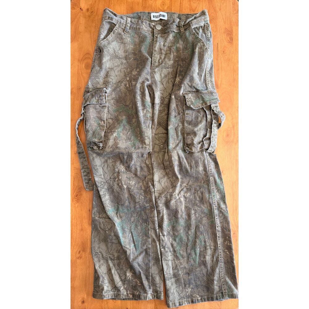 DISCLOSURE Women's Cargo Pants Camo Wash Distressed Style Size 9/29